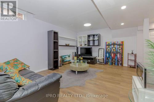 3243 Flagstone Drive, Mississauga, ON - Indoor Photo Showing Living Room