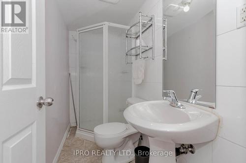 3243 Flagstone Drive, Mississauga, ON - Indoor Photo Showing Bathroom