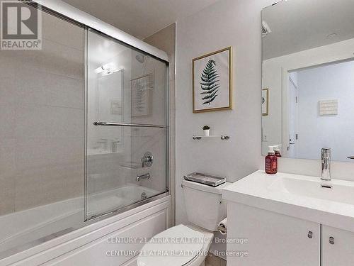 1705 - 2550 Simcoe Street N, Oshawa, ON - Indoor Photo Showing Bathroom