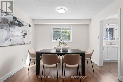 75 Marshall Street, Barrie, ON - Indoor Photo Showing Dining Room