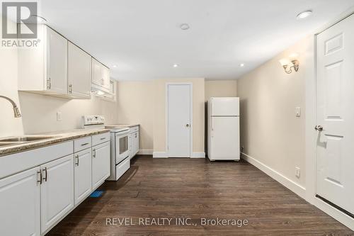 75 Marshall Street, Barrie, ON - Indoor Photo Showing Kitchen