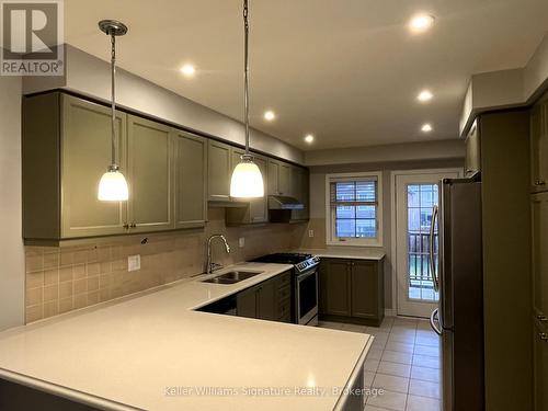 274 Sarah Cline Drive, Oakville (1008 - Go Glenorchy), ON - Indoor Photo Showing Kitchen With Double Sink