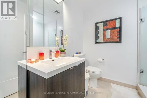 2711 - 101 Erskine Avenue W, Toronto, ON - Indoor Photo Showing Bathroom