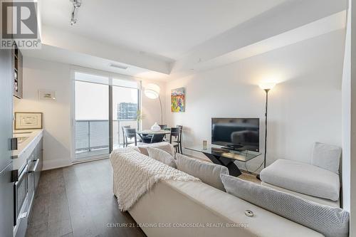 2711 - 101 Erskine Avenue W, Toronto, ON - Indoor Photo Showing Living Room