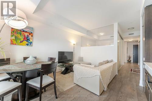 2711 - 101 Erskine Avenue W, Toronto, ON - Indoor Photo Showing Dining Room