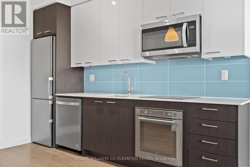 604 - 109 Vaughan Road, Toronto, ON - Indoor Photo Showing Kitchen