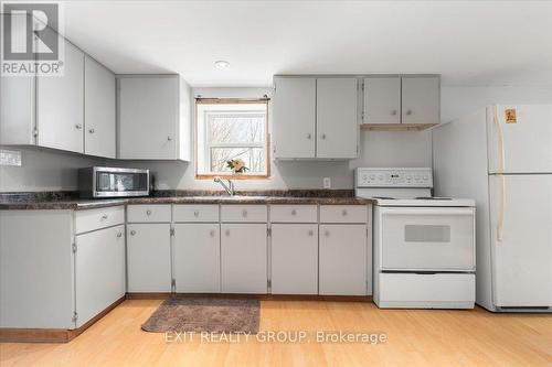 363 Lajoie Road, Marmora And Lake, ON - Indoor Photo Showing Kitchen