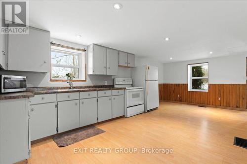 363 Lajoie Road, Marmora And Lake, ON - Indoor Photo Showing Kitchen