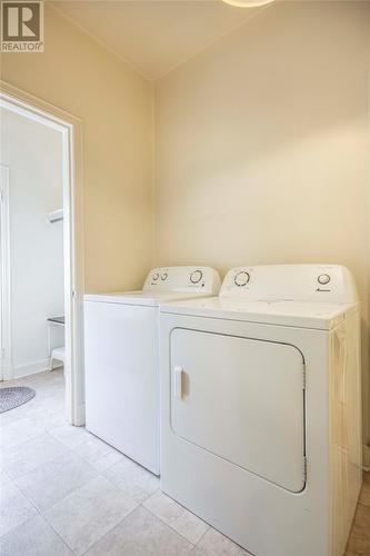 9 Winter Avenue, St. John'S, NL - Indoor Photo Showing Laundry Room