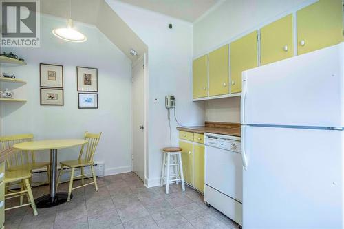 9 Winter Avenue, St. John'S, NL - Indoor Photo Showing Kitchen