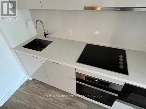 810 - 158 Front Street E, Toronto, ON - Indoor Photo Showing Kitchen