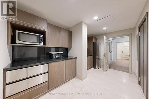 1502 - 1101 Leslie Street, Toronto, ON - Indoor Photo Showing Kitchen