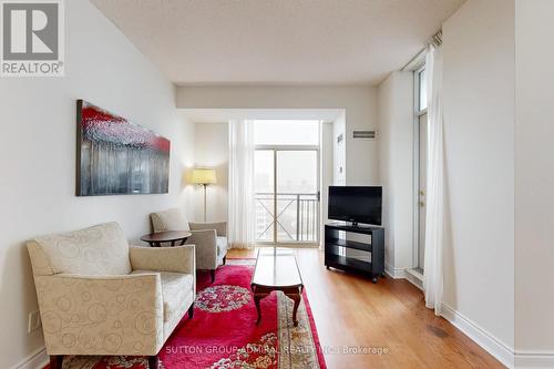 1502 - 1101 Leslie Street, Toronto, ON - Indoor Photo Showing Living Room