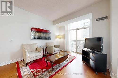 1502 - 1101 Leslie Street, Toronto, ON - Indoor Photo Showing Living Room