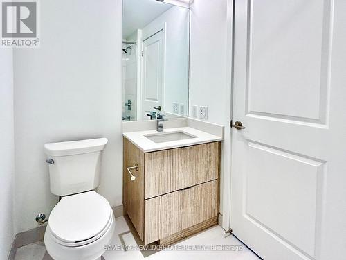 5210 - 395 Bloor Street E, Toronto, ON - Indoor Photo Showing Bathroom