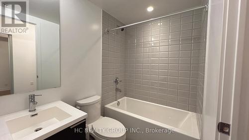 404 - 203 College Street, Toronto, ON - Indoor Photo Showing Bathroom