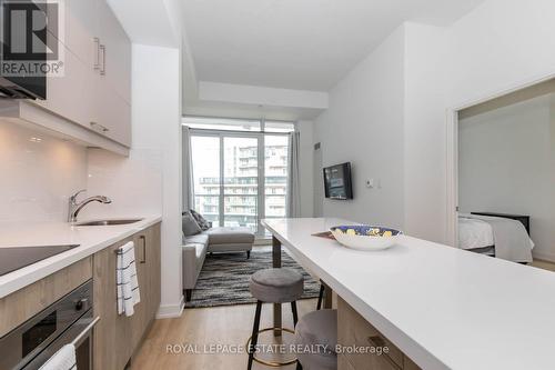 1406 - 8119 Birchmount Road, Markham, ON - Indoor Photo Showing Kitchen