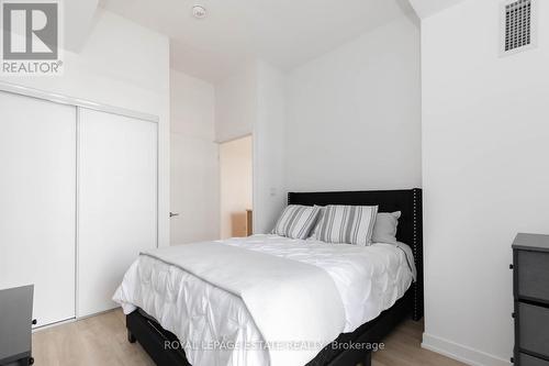 1406 - 8119 Birchmount Road, Markham, ON - Indoor Photo Showing Bedroom