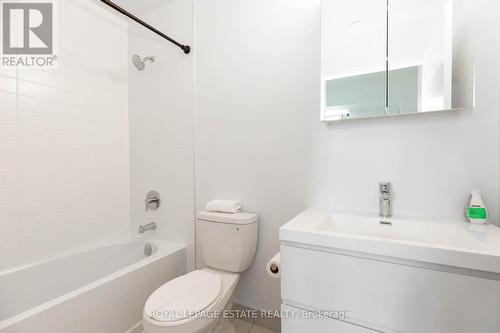 1406 - 8119 Birchmount Road, Markham, ON - Indoor Photo Showing Bathroom