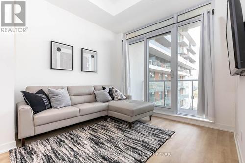 1406 - 8119 Birchmount Road, Markham, ON - Indoor Photo Showing Living Room