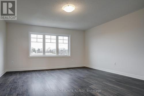 231 Jim Mortsons Drive, East Gwillimbury, ON - Indoor Photo Showing Other Room