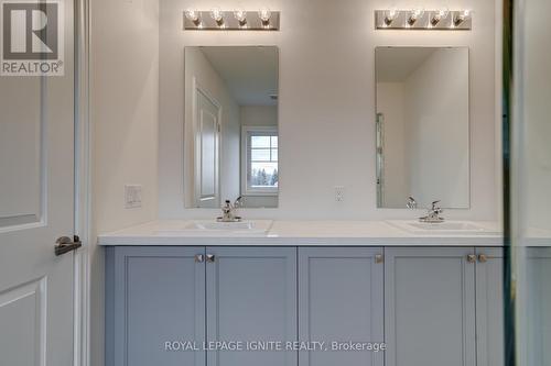 231 Jim Mortsons Drive, East Gwillimbury, ON - Indoor Photo Showing Bathroom