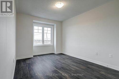 231 Jim Mortsons Drive, East Gwillimbury, ON - Indoor Photo Showing Other Room