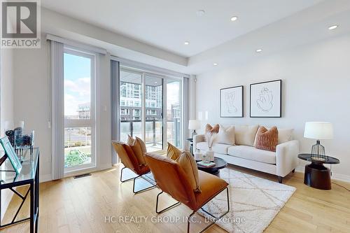 6 Beer Lane, Markham, ON - Indoor Photo Showing Living Room