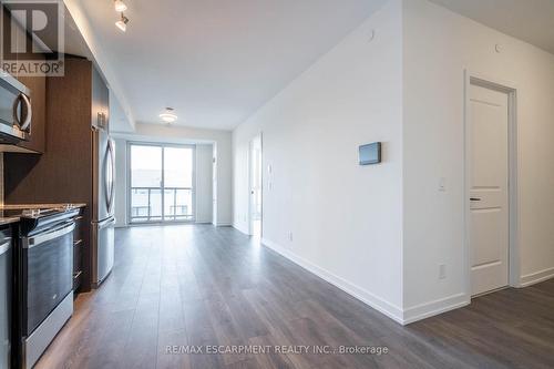 513 - 345 Wheat Boom Drive, Oakville, ON - Indoor Photo Showing Kitchen