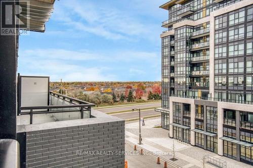 421 - 395 Dundas Street W, Oakville, ON - Outdoor