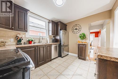 278 East 12Th Street, Hamilton, ON - Indoor Photo Showing Kitchen