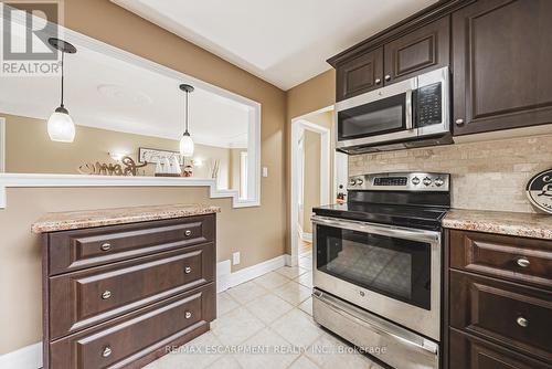 278 East 12Th Street, Hamilton, ON - Indoor Photo Showing Kitchen