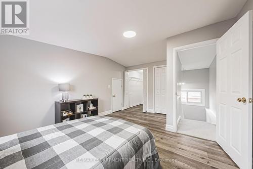 278 East 12Th Street, Hamilton, ON - Indoor Photo Showing Bedroom