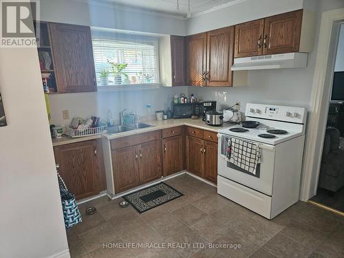 24 Main Street N, Halton Hills, ON - Indoor Photo Showing Kitchen