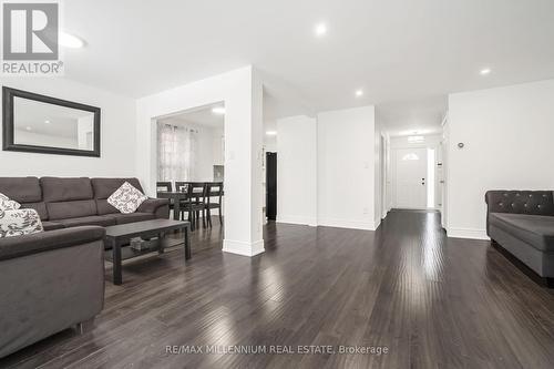 399 Hansen Road, Brampton, ON - Indoor Photo Showing Living Room