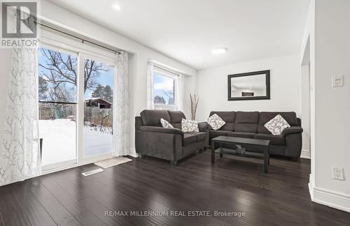 399 Hansen Road, Brampton, ON - Indoor Photo Showing Living Room