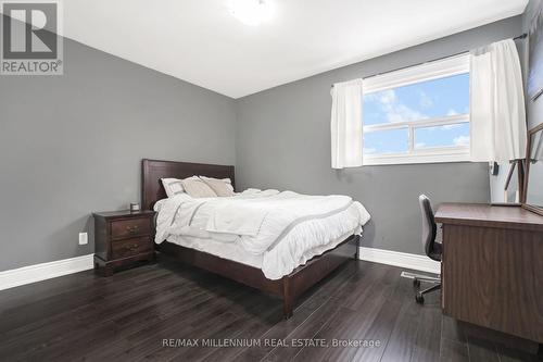 399 Hansen Road, Brampton, ON - Indoor Photo Showing Bedroom