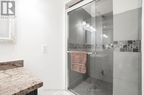 399 Hansen Road, Brampton, ON - Indoor Photo Showing Bathroom