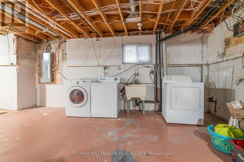 399 Hansen Road, Brampton, ON - Indoor Photo Showing Laundry Room