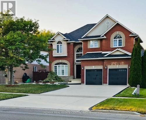 162 Stonehenge Drive, Hamilton, ON - Outdoor With Facade