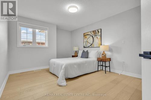 162 Stonehenge Drive, Hamilton, ON - Indoor Photo Showing Bedroom