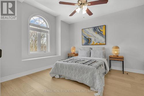 162 Stonehenge Drive, Hamilton, ON - Indoor Photo Showing Bedroom