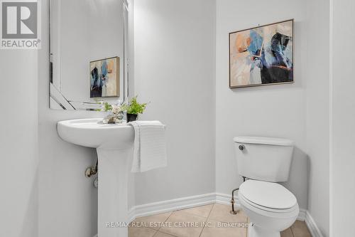 162 Stonehenge Drive, Hamilton, ON - Indoor Photo Showing Bathroom