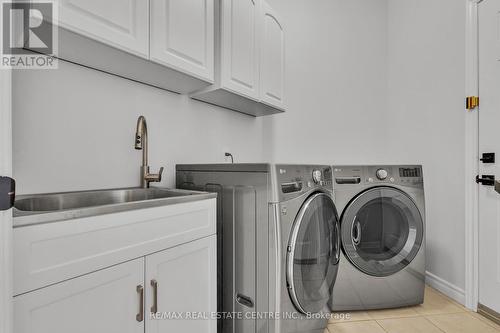 162 Stonehenge Drive, Hamilton, ON - Indoor Photo Showing Laundry Room