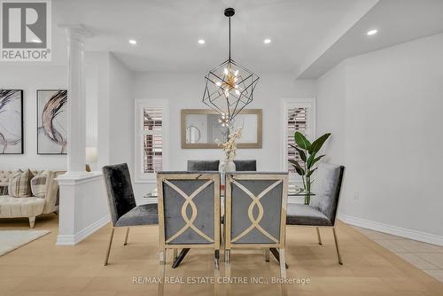 162 Stonehenge Drive, Hamilton, ON - Indoor Photo Showing Dining Room