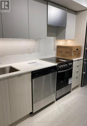 701 - 30 Gibbs Road, Toronto, ON - Indoor Photo Showing Kitchen