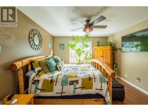 1120 8Th  S Street, Golden, BC - Indoor Photo Showing Bedroom