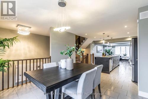 25 Jeffrey Drive, Guelph (Grange Hill East), ON - Indoor Photo Showing Dining Room