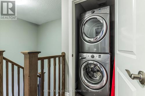 25 Jeffrey Drive, Guelph (Grange Hill East), ON - Indoor Photo Showing Laundry Room