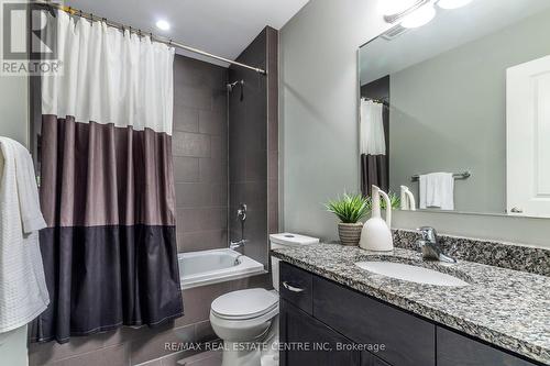 25 Jeffrey Drive, Guelph (Grange Hill East), ON - Indoor Photo Showing Bathroom